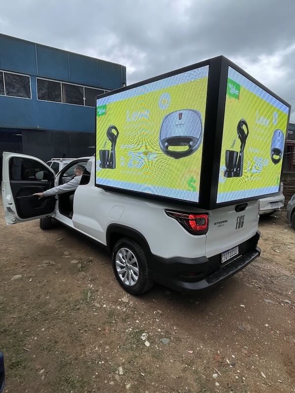 Totens Brasil - Painel de Led Móvel Outdoor